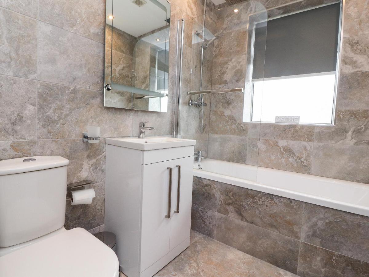 23 Ryden Avenue Villa Cleveleys Bagian luar foto