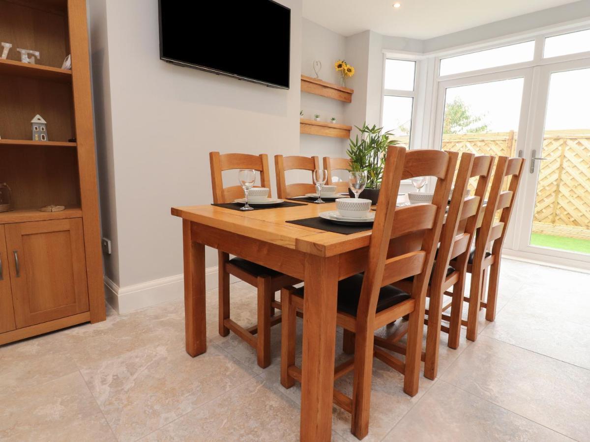 23 Ryden Avenue Villa Cleveleys Bagian luar foto