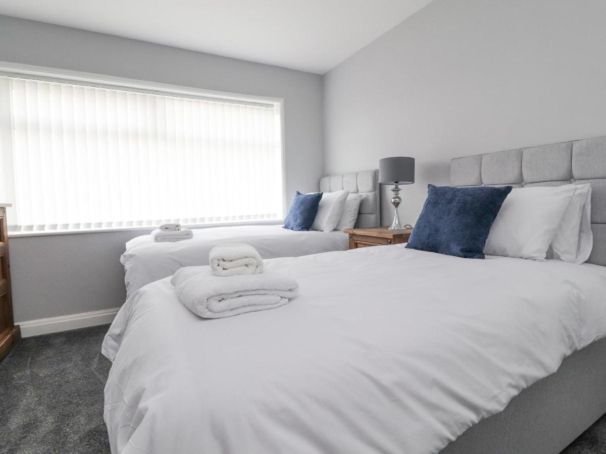 23 Ryden Avenue Villa Cleveleys Bagian luar foto