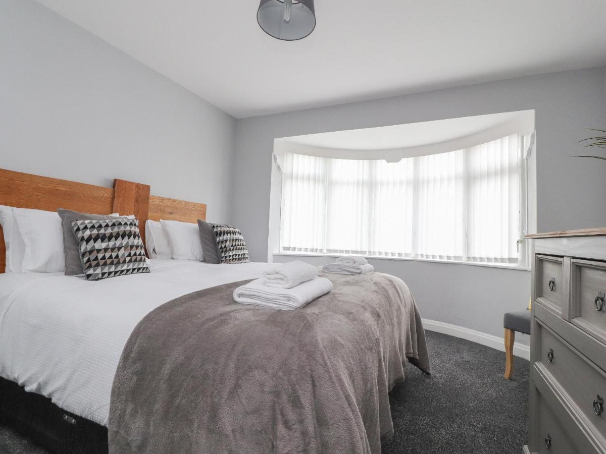 23 Ryden Avenue Villa Cleveleys Bagian luar foto